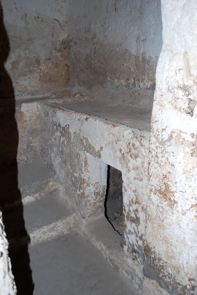 1st Temple Tomb with Burial Platforms (Ecole biblique)