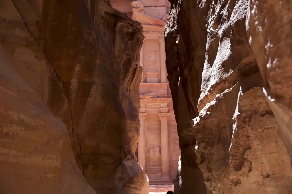 Siq Exit in Petra, Exiting to the "Treasury"