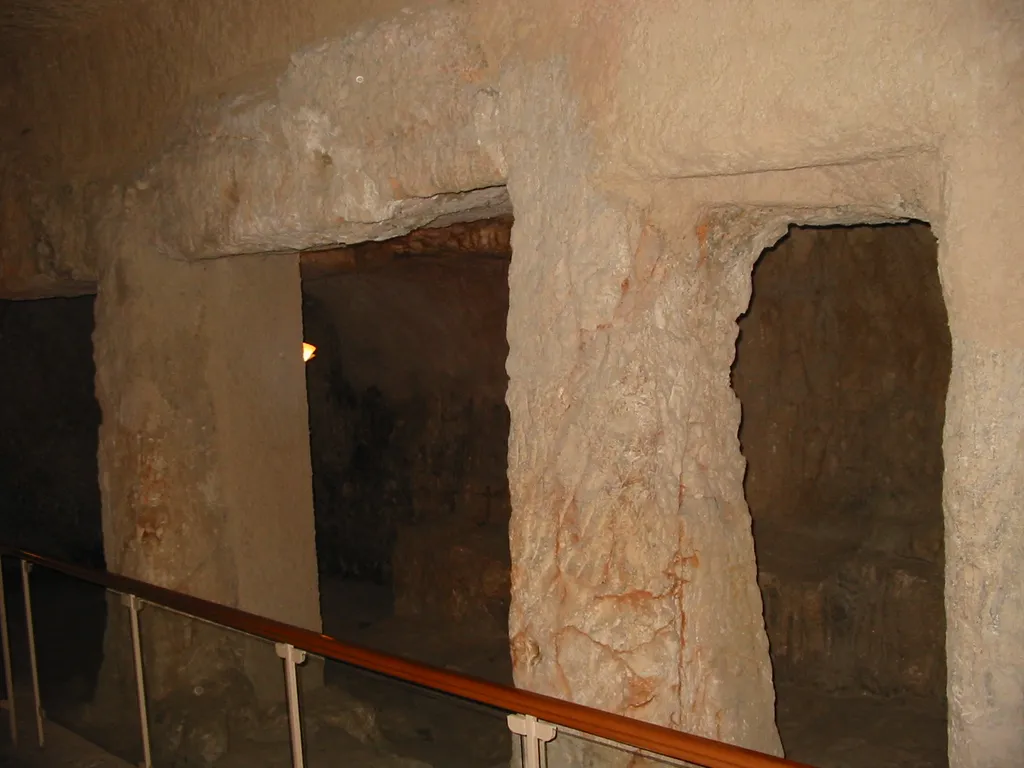Looking to the right entering into prison at Gallicantu