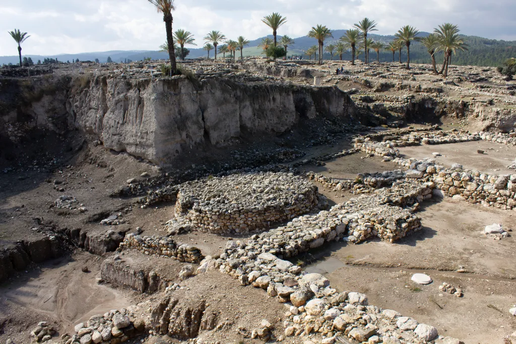Canaanite Altar at Tel Megiddo (מְגִדּ֑וֹ, mᵉg̱iddô)